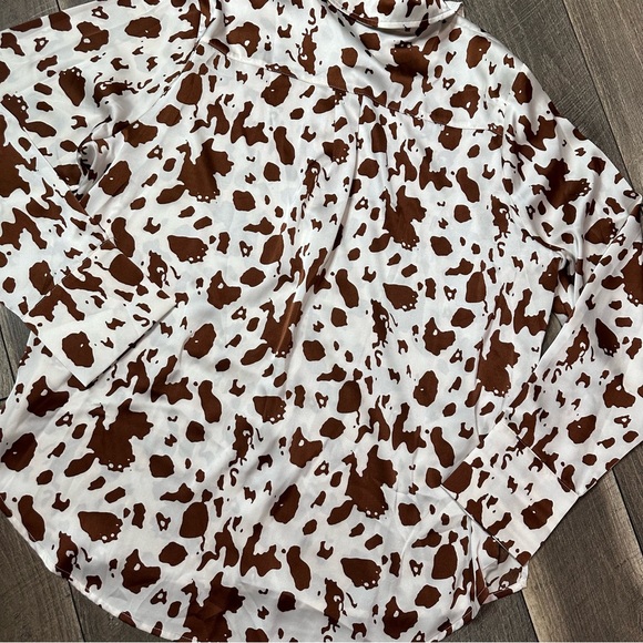 ACOA Cow Print Silky Button Down - Picture 7 of 8